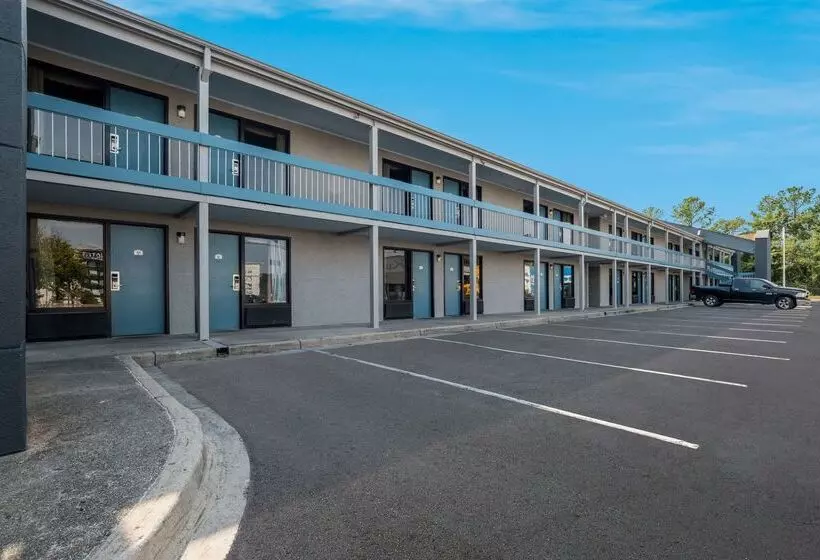 Hotelli Quality Inn Fort Jackson