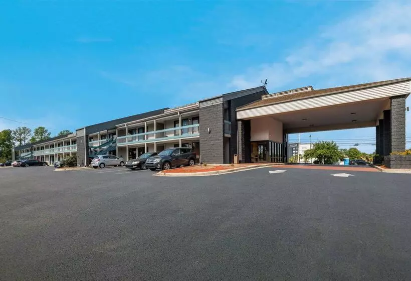 Hotelli Quality Inn Fort Jackson