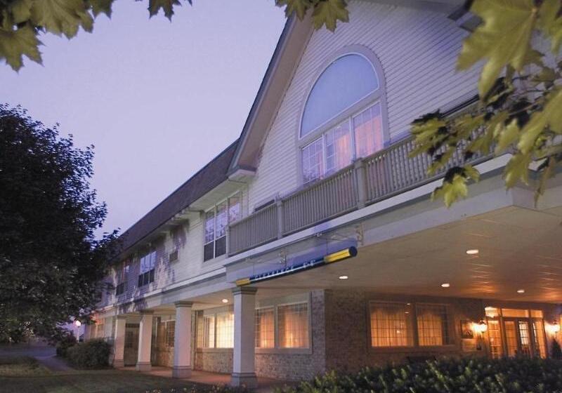 فندق The Farmington Inn And Suites