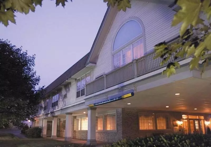 호텔 The Farmington Inn And Suites