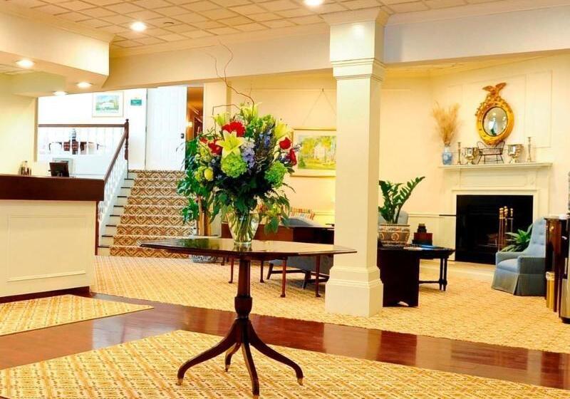 فندق The Farmington Inn And Suites