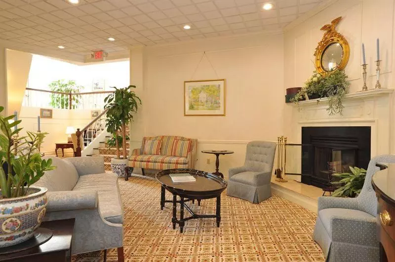 호텔 The Farmington Inn And Suites