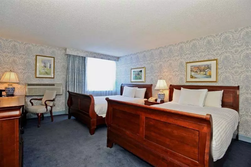 호텔 The Farmington Inn And Suites