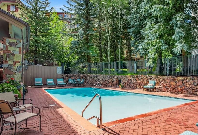 هتل The Galatyn Lodge