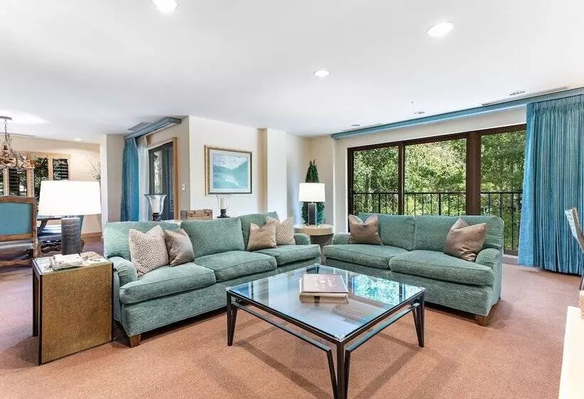 בית מלון כפרי The Galatyn Lodge