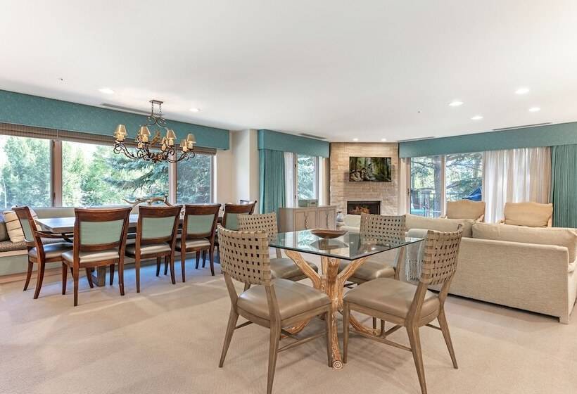 هتل The Galatyn Lodge