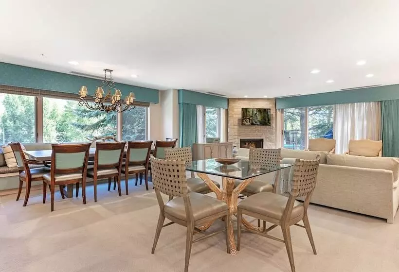 בית מלון כפרי The Galatyn Lodge