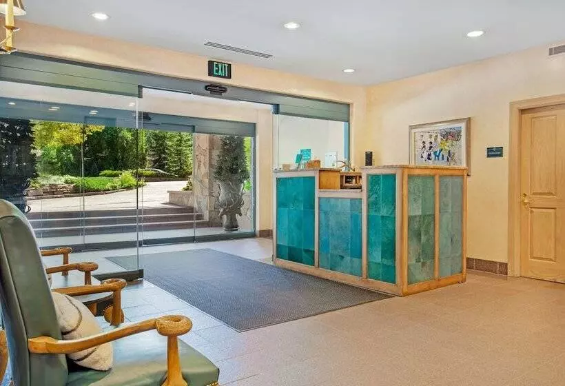 בית מלון כפרי The Galatyn Lodge