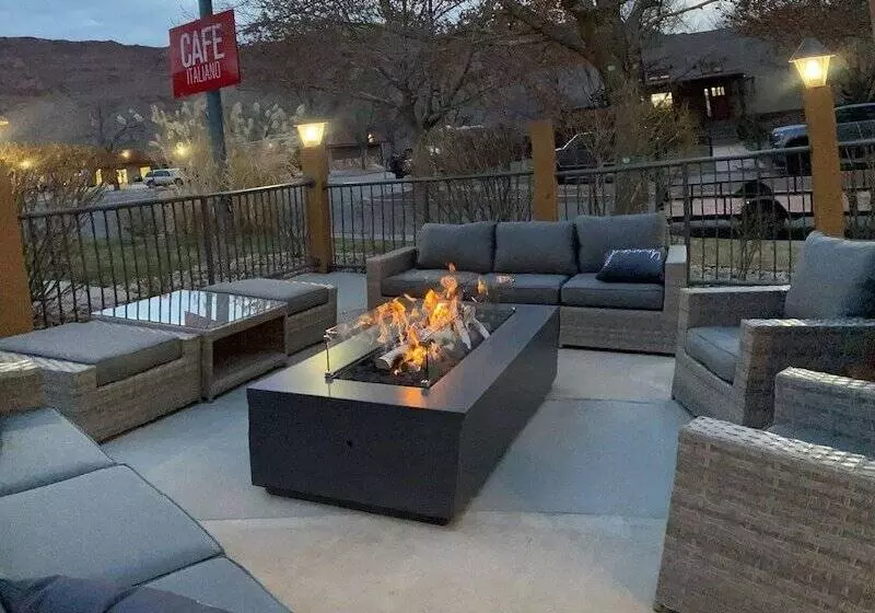 酒店 The Gonzo Inn