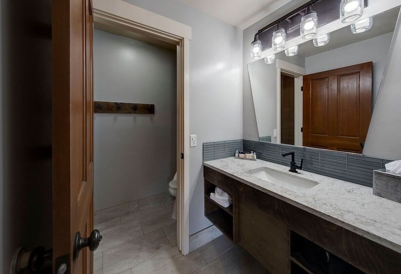 فندق The Gonzo Inn