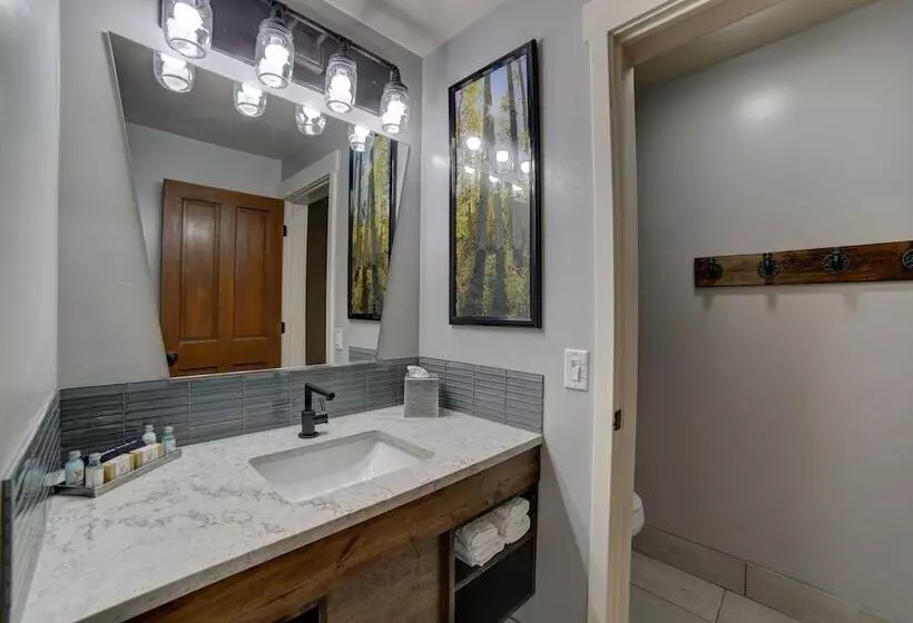 酒店 The Gonzo Inn