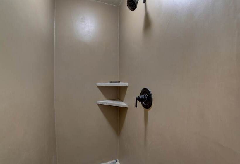 فندق The Gonzo Inn