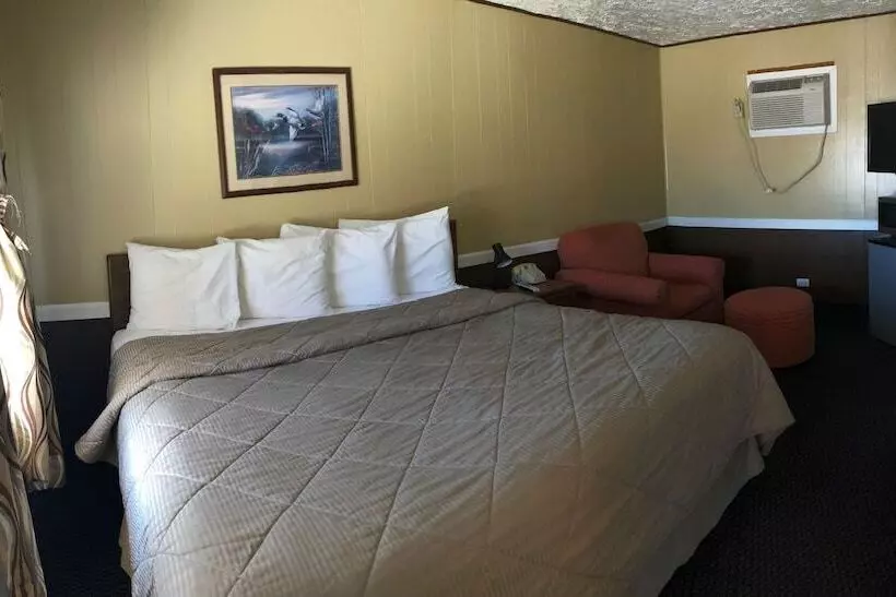 فندق على الطريق Geneva Inn