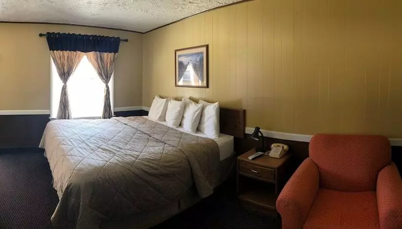 فندق على الطريق Geneva Inn