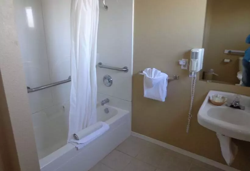 فندق على الطريق Ocean Shores Inn & Suites