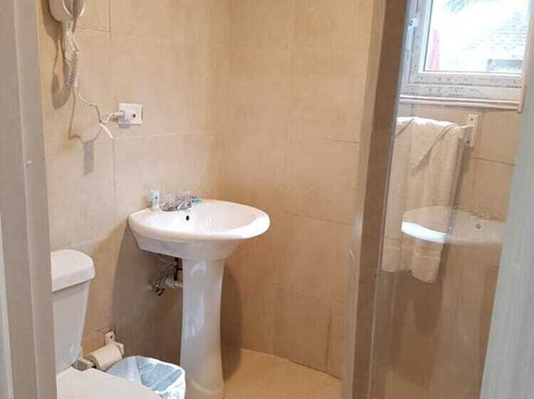 تختخواب و صبحانه Golden Palms House