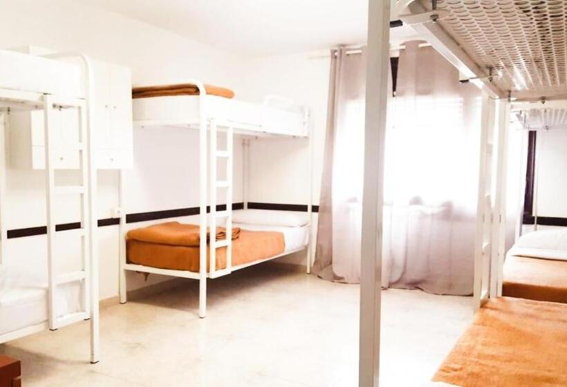 Hostel Penedes