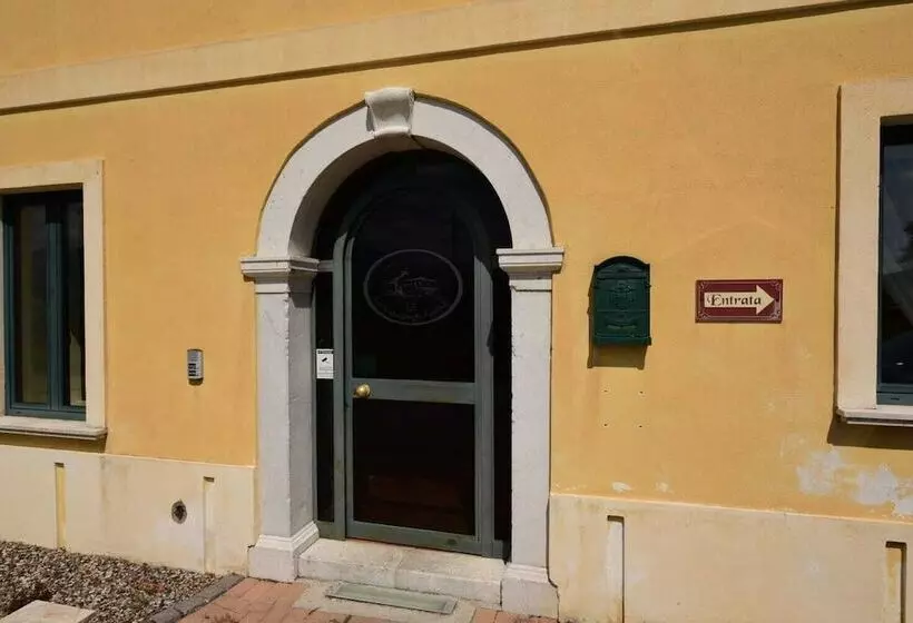 Albergo La Locanda Degli Apolidi