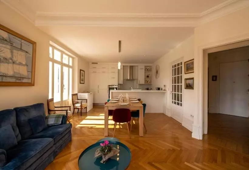 L Annexe Du Château