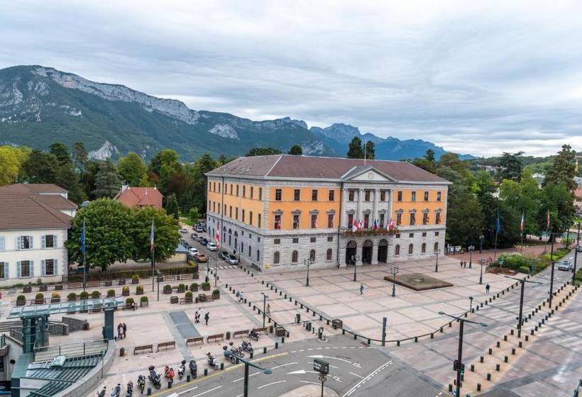 L Annexe Du Château