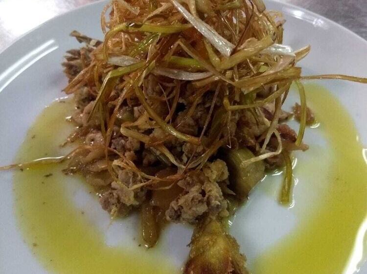 پانسیون Hostal El Roser