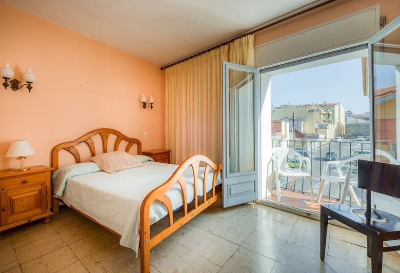 پانسیون Hostal El Roser