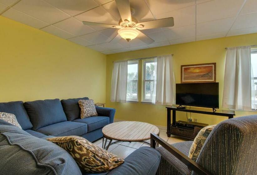 The Treehouse On The Bay