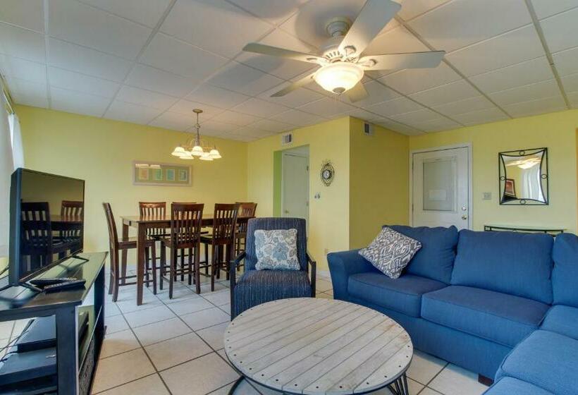 The Treehouse On The Bay