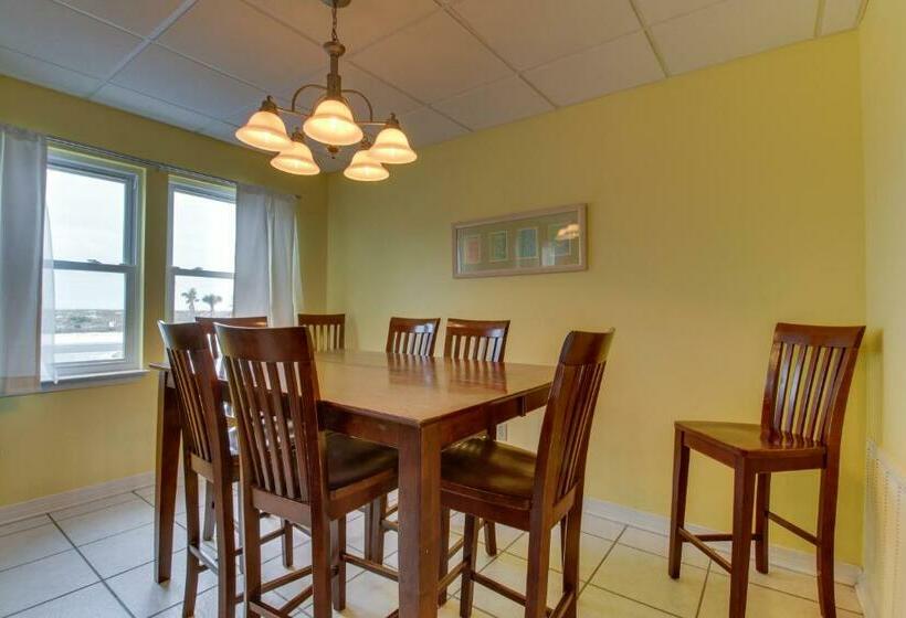 The Treehouse On The Bay