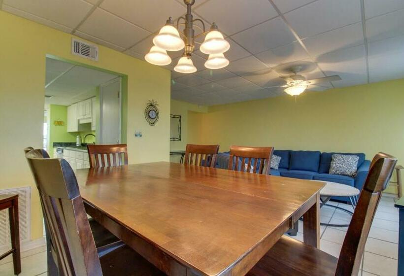 The Treehouse On The Bay