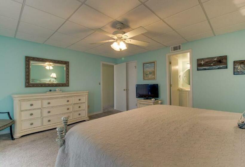 The Treehouse On The Bay