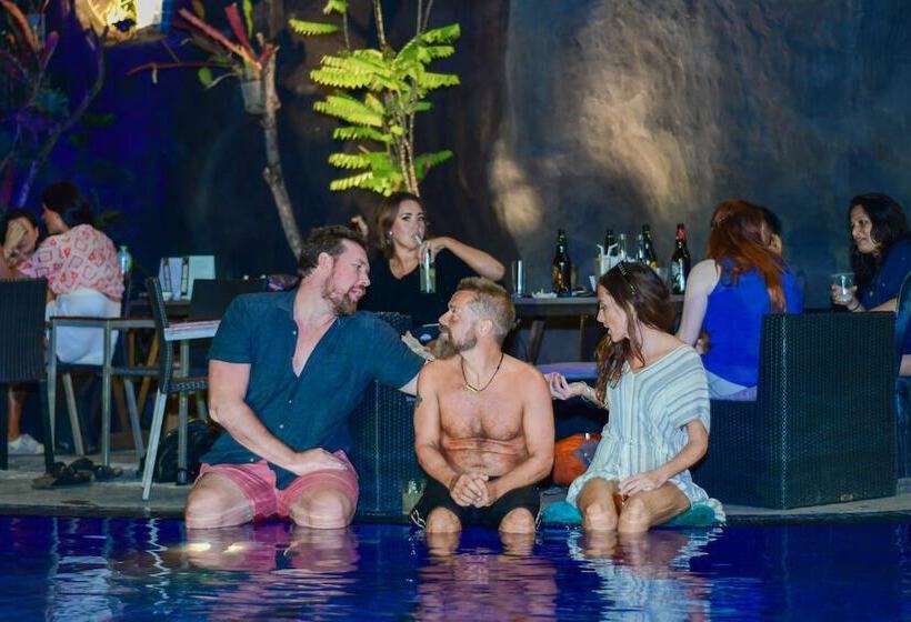 فندق صغير Sizzlers Hub