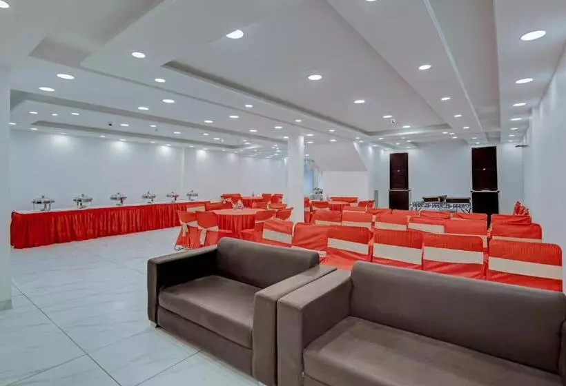 ホテル Treebo Rockland, Zirakpur
