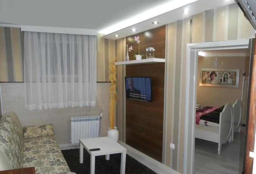פנסיון Villa Lucia Apartments&rooms