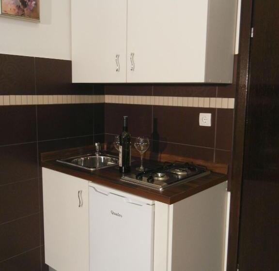 פנסיון Villa Lucia Apartments&rooms