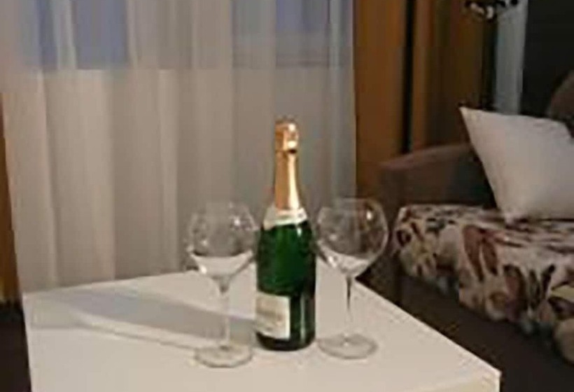 פנסיון Villa Lucia Apartments&rooms