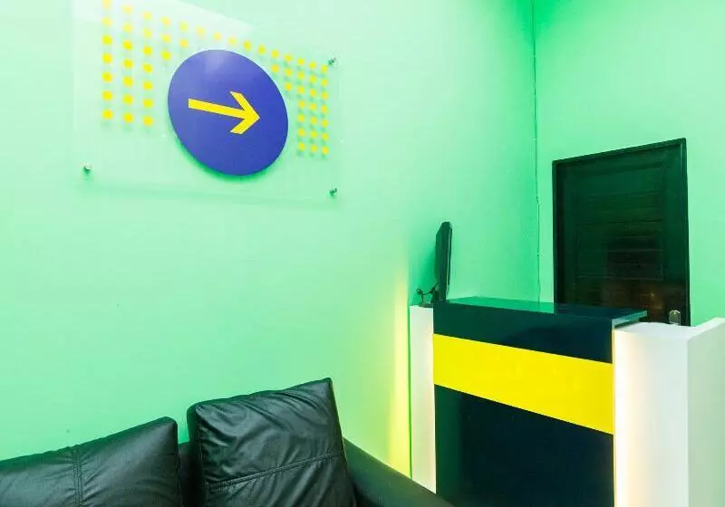 هتل Oyo 1917 Mamora Residence