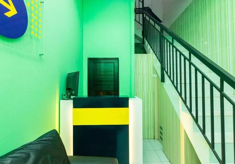 هتل Oyo 1917 Mamora Residence