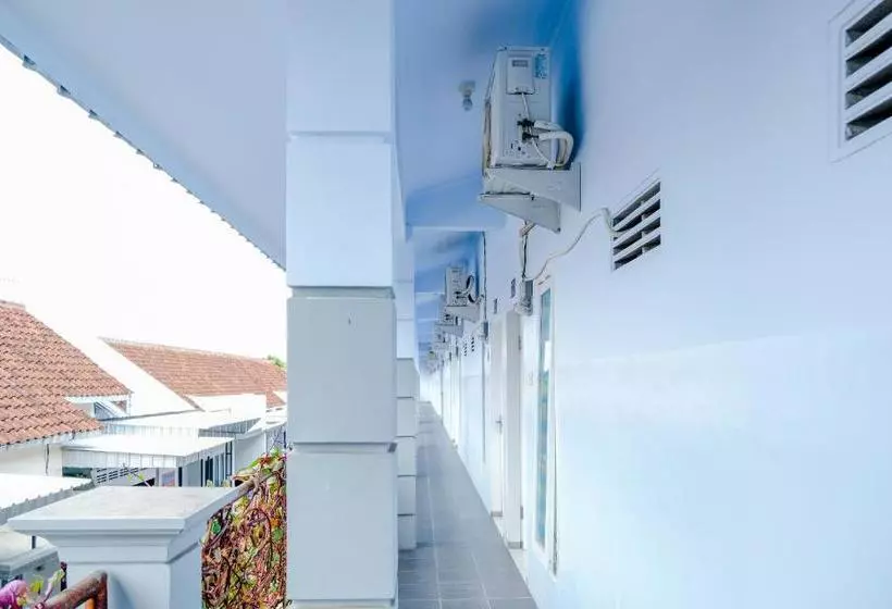 Hotelli Omah Kost Family Syariah