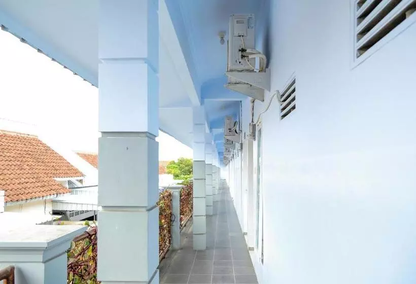 Hotelli Omah Kost Family Syariah