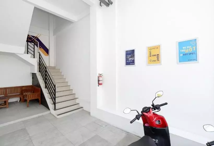 ホテル Spot On 2026 Arta Residence