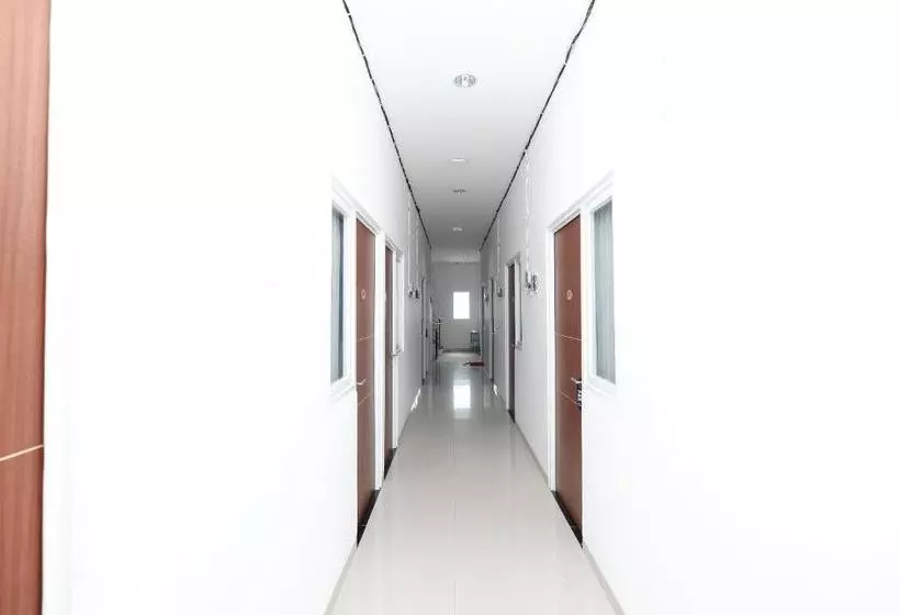 ホテル Spot On 2026 Arta Residence