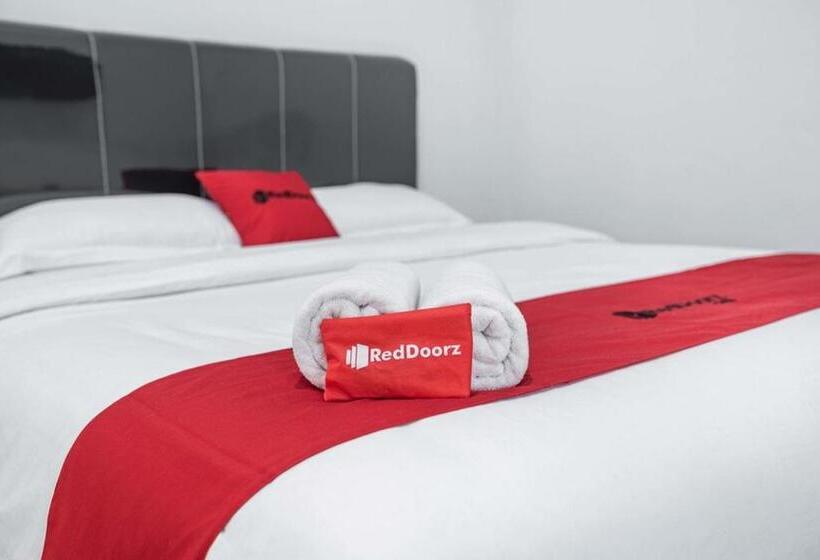 بنسيون Reddoorz Plus Near Thamrin Plaza Medan