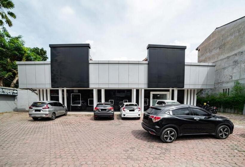 بنسيون Reddoorz Plus Near Thamrin Plaza Medan