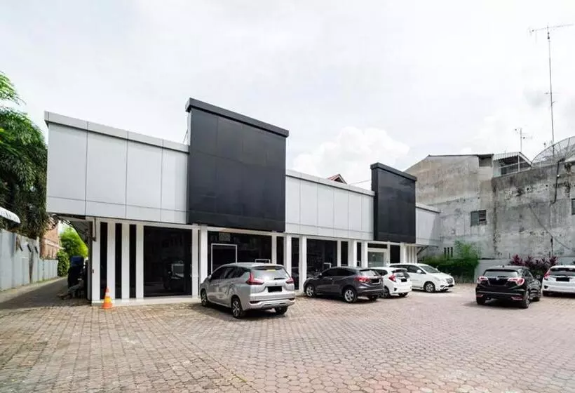 ペンション Reddoorz Plus Near Thamrin Plaza Medan