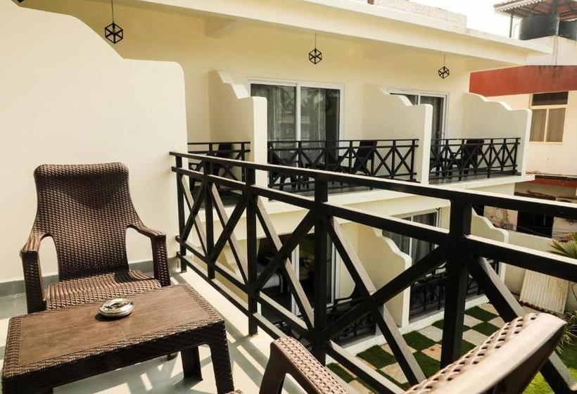 Bed and Breakfast Antaliya Walk By The Morjim Beach