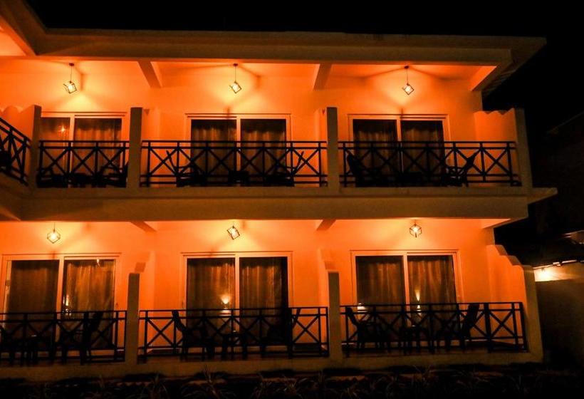 Bed and Breakfast Antaliya Walk By The Morjim Beach