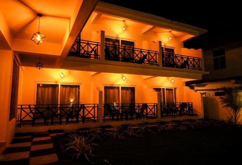 Bed and Breakfast Antaliya Walk By The Morjim Beach