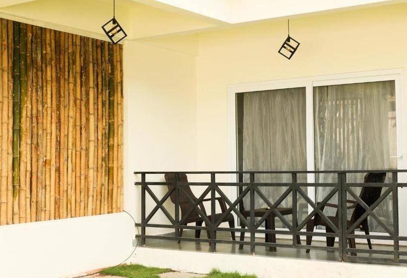 Bed and Breakfast Antaliya Walk By The Morjim Beach