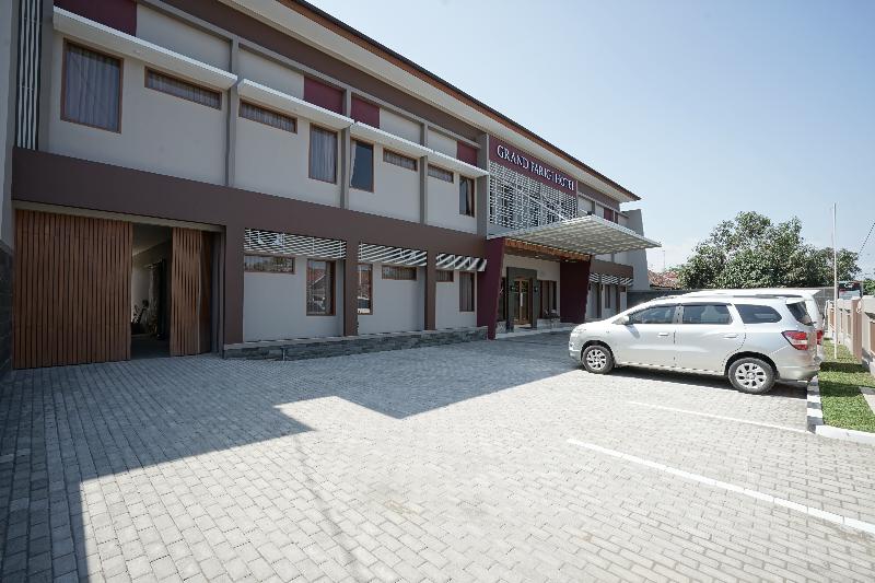 בית מלון כפרי Grand Parigi